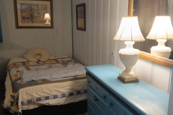 Room 12 of 28