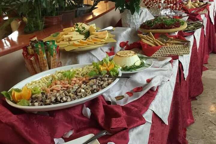 Dining 48 of 58