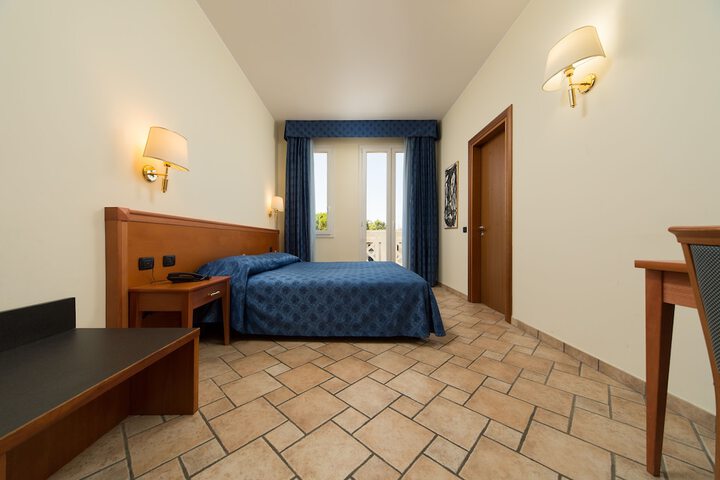 Room 37 of 120