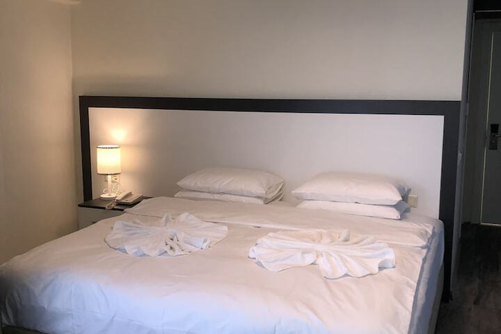 Room 48 of 78
