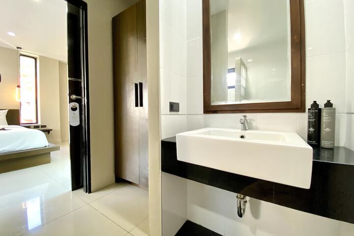 Room 40 of 41