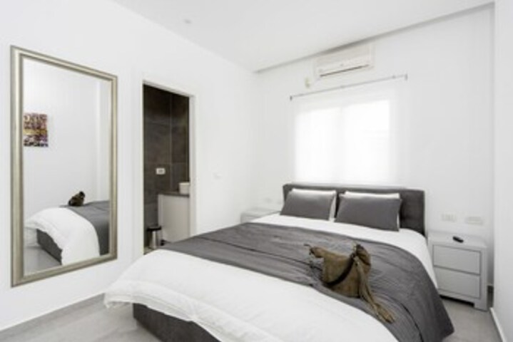 Room 16 of 20