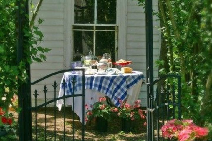 Dining 55 of 70