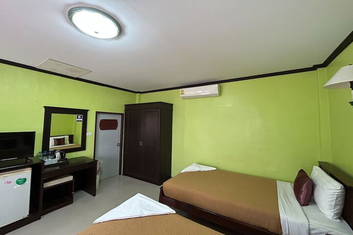 Room 15 of 34