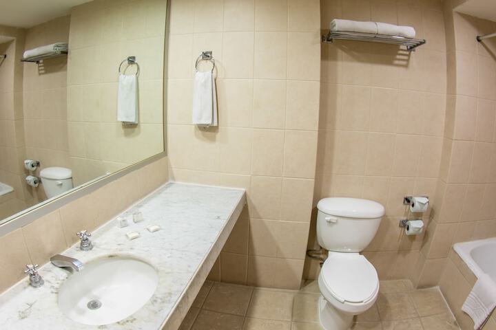 Room 42 of 62