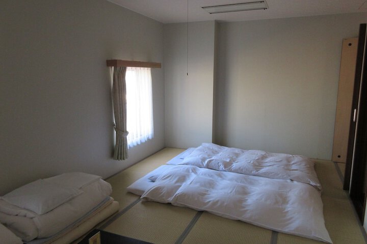 Room 16 of 35