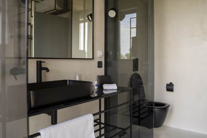 Room 32 of 54
