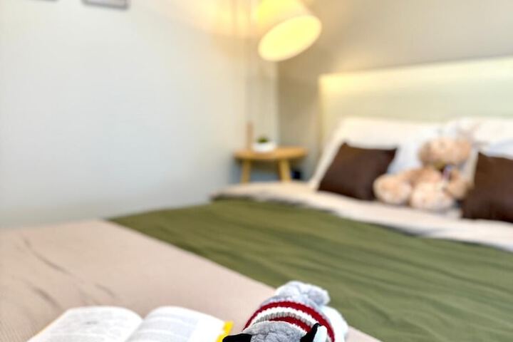 Room 4 of 17