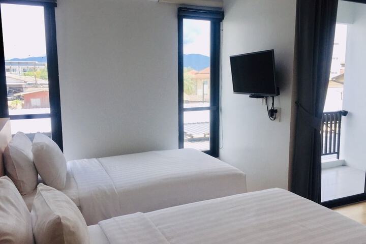 Room 16 of 32