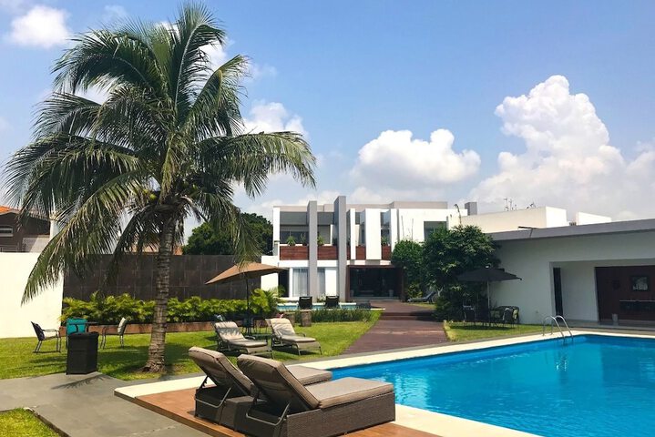 Hotel Pool