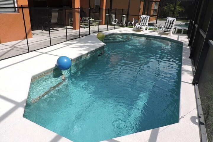 Pool 21 of 31