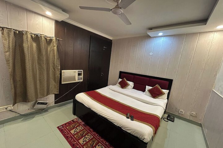 Room 5 of 19