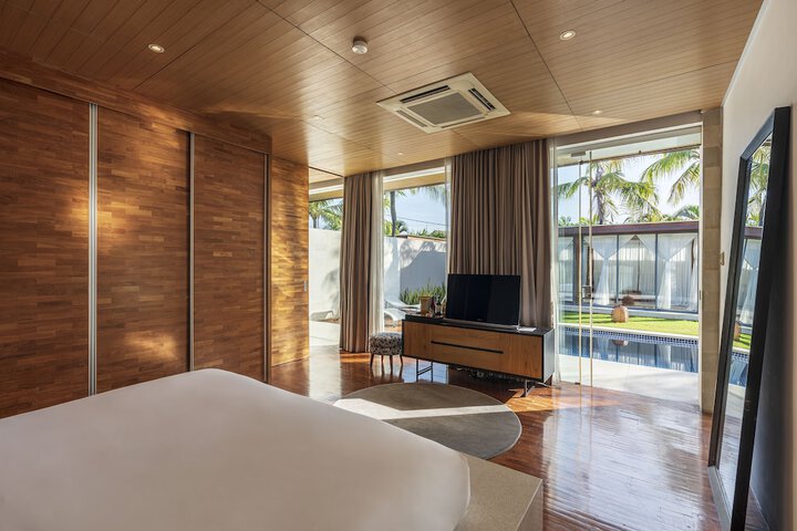 Room 15 of 90