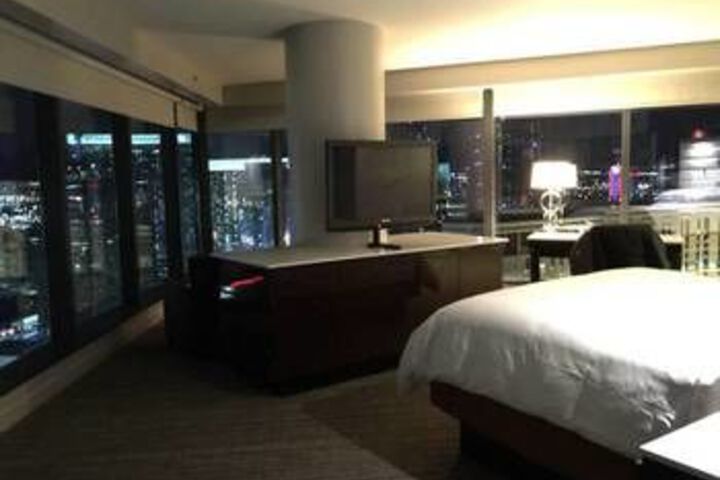 Photo of 55th floor 4 bedroom penthouse Suite in Elara Hilton for 12