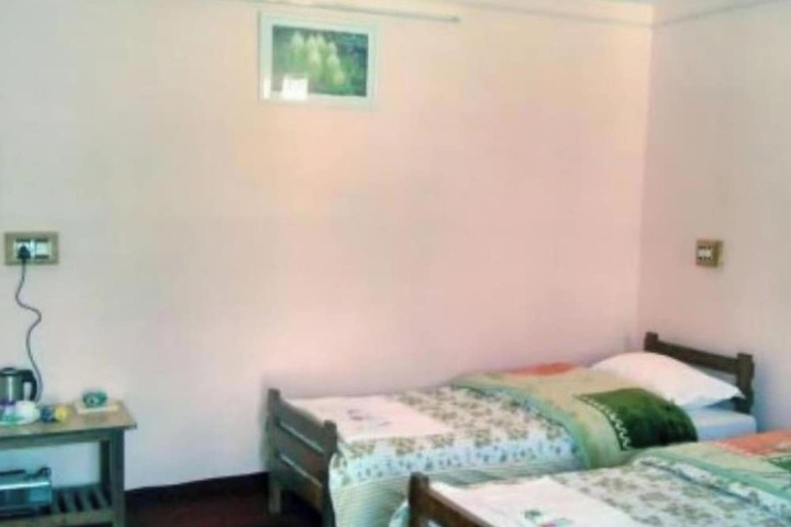 Room 3 of 12