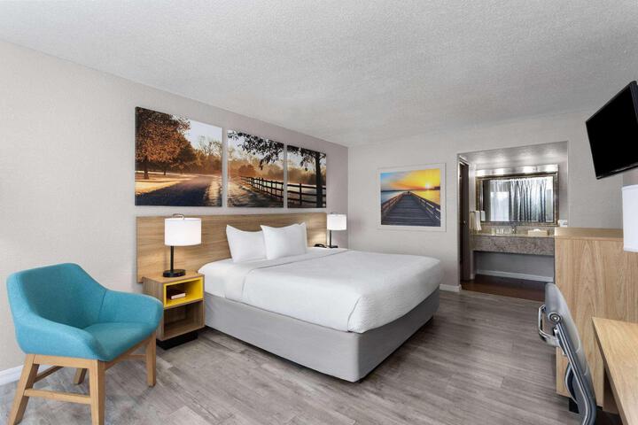 1 King Bed Mobility Accessible (7 of 17)