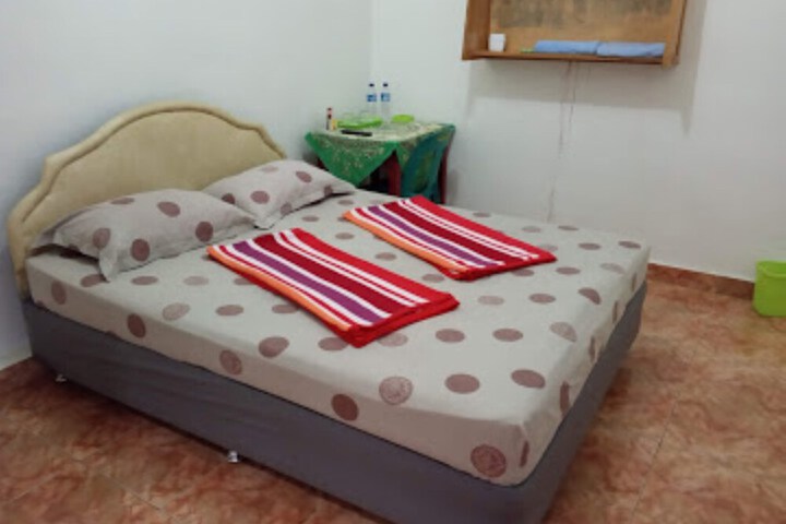 Room 14 of 25