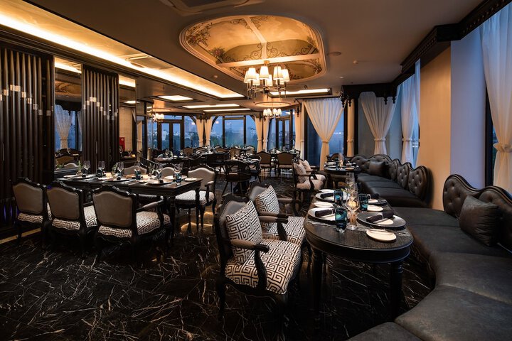 Dining 82 of 127