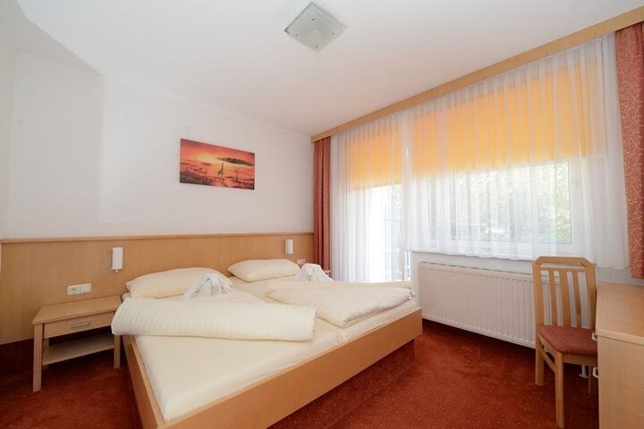 Room 5 of 61