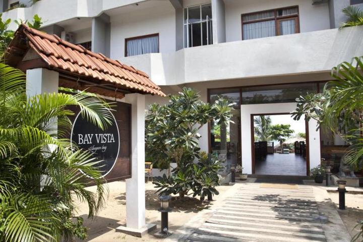 Bay Vista Hotel