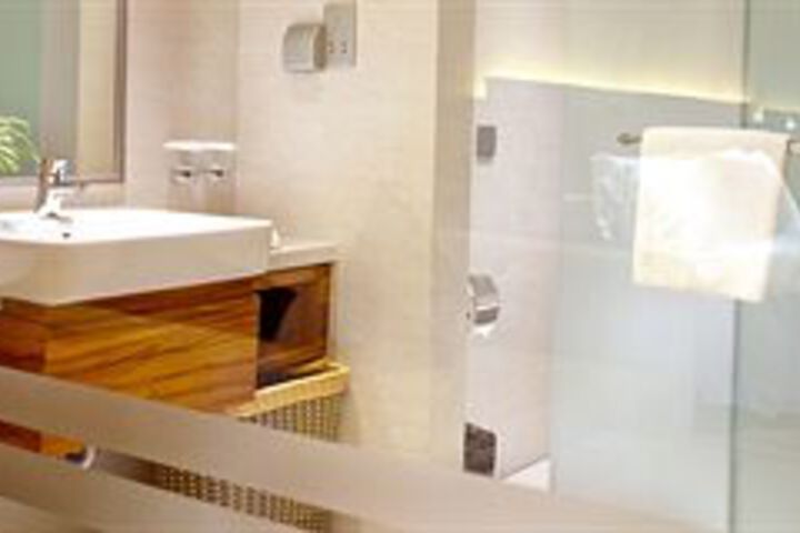Room 4 of 46