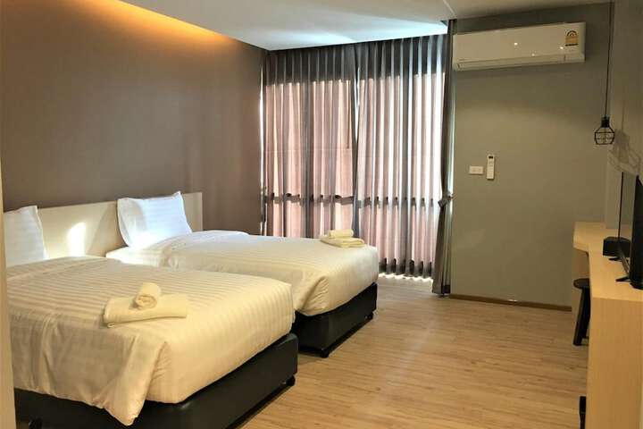 Room 27 of 61