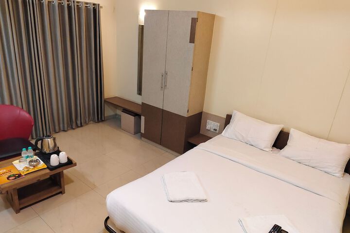 Room 4 of 22