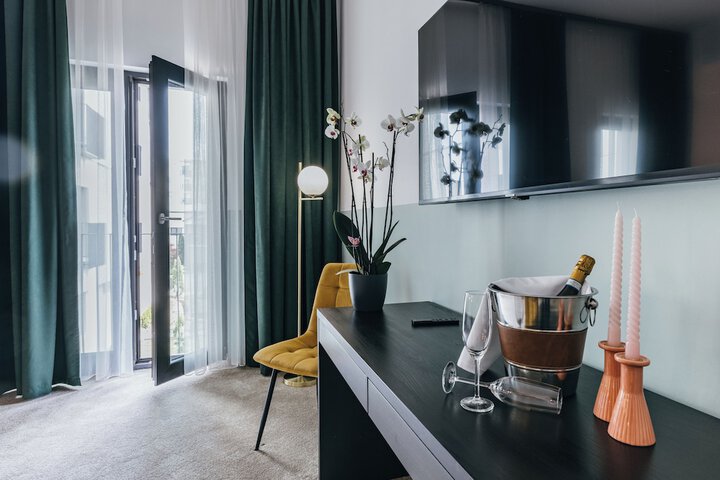 Room 22 of 65