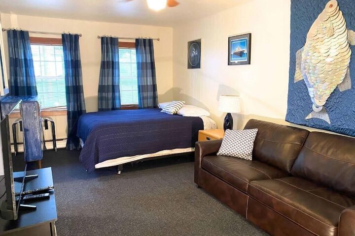 Room 8 of 12