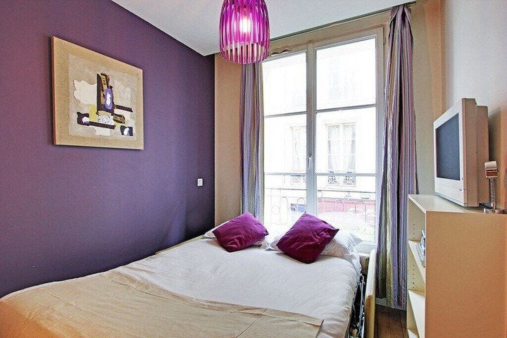 Room 2 of 10