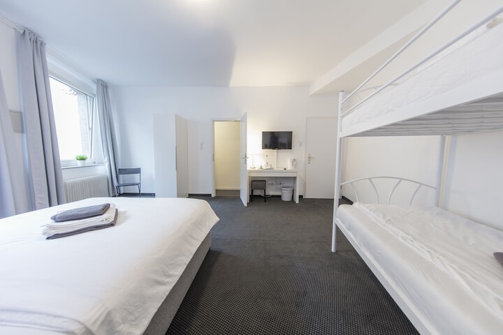 Room 11 of 26