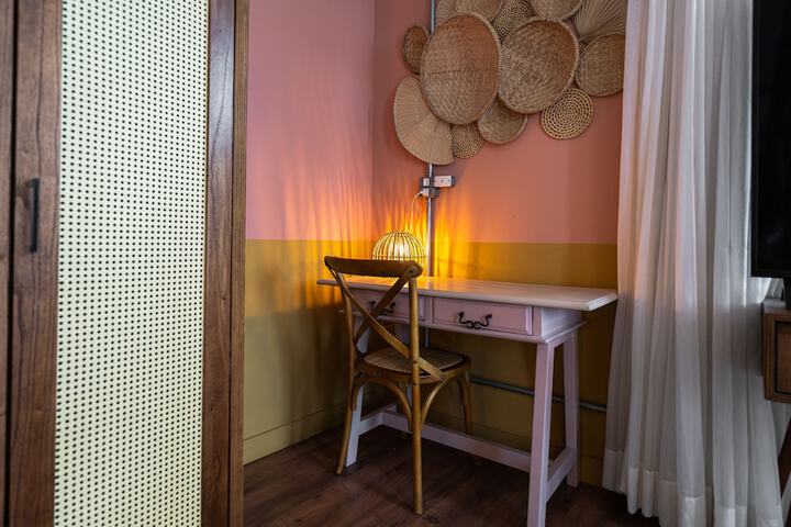 Room 8 of 48