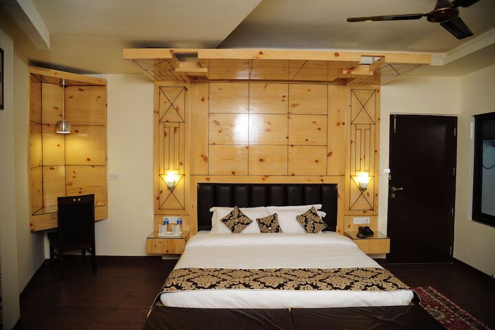 Room 42 of 76