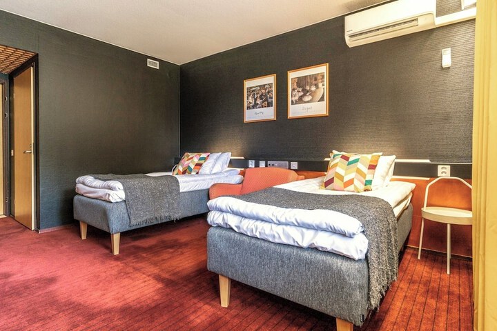 Room 10 of 57