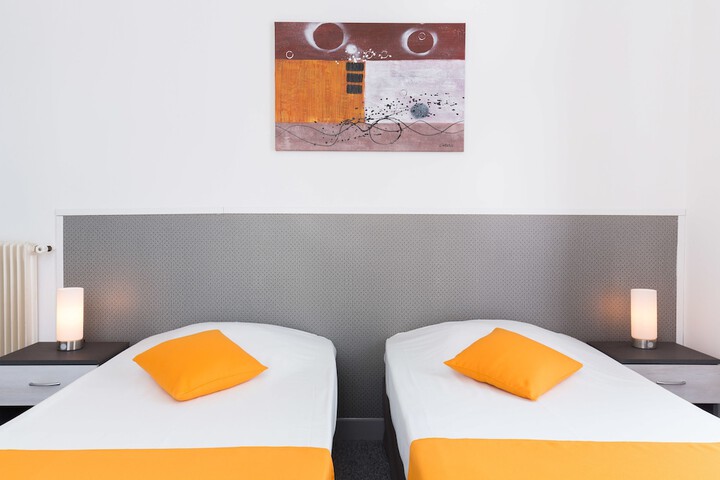 Room 10 of 50