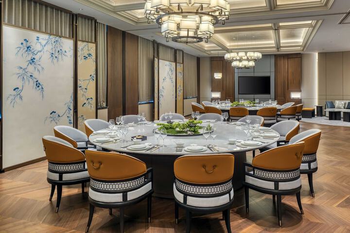 Dining 45 of 72