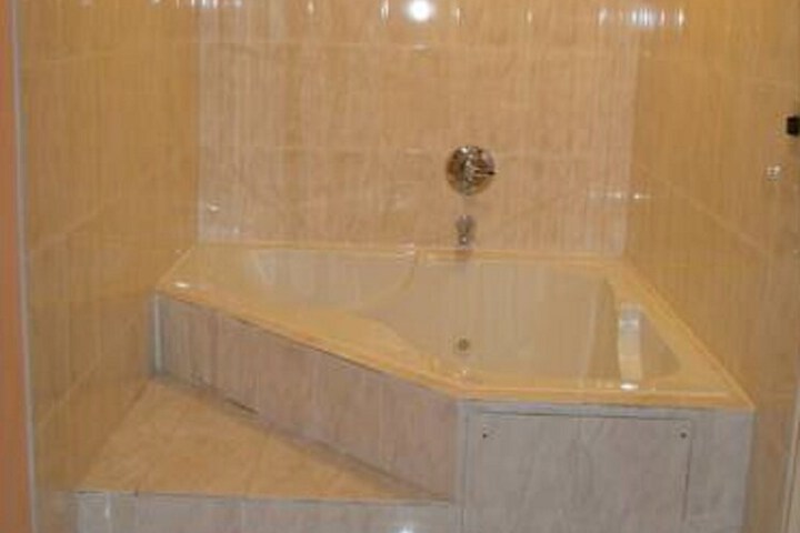 Jetted tub