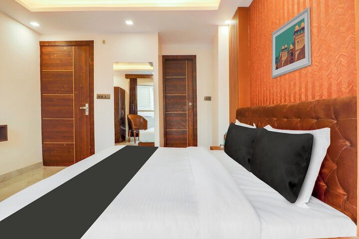 Room 5 of 14
