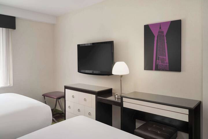 Standard Room, King or Two Doubles (7 of 7)