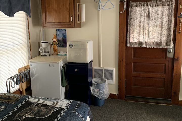 Room 16 of 48