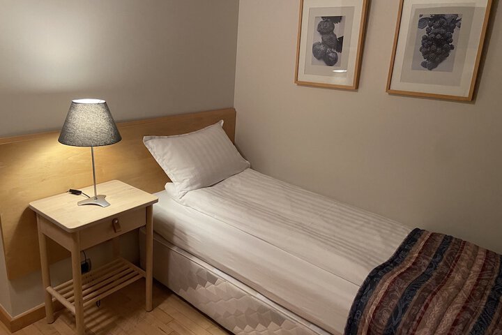 Room 7 of 74