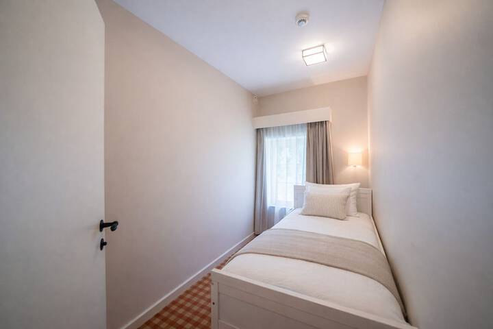 Room 9 of 60