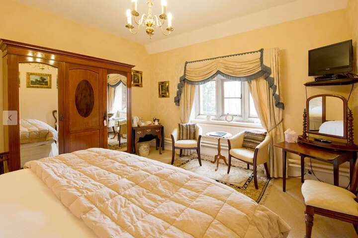 Room 8 of 42