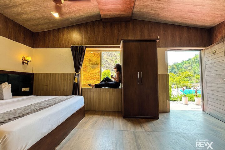 Room 28 of 156