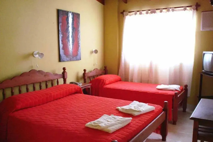 Room 6 of 12