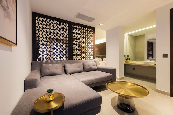 Room 21 of 32