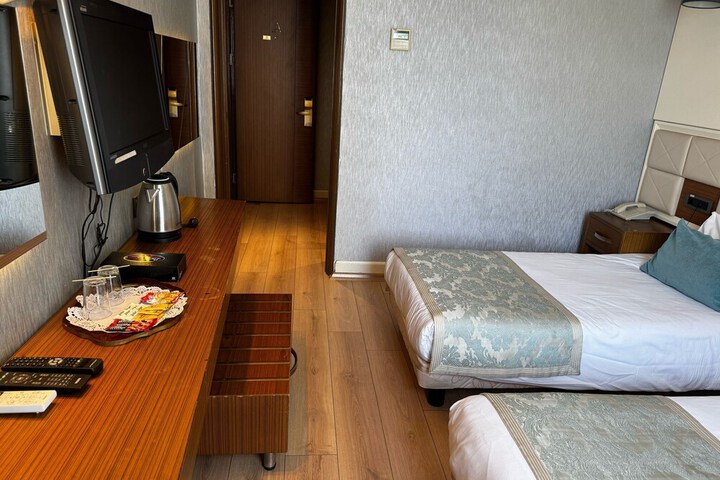 Room 15 of 46