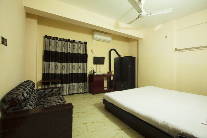 Room 12 of 27