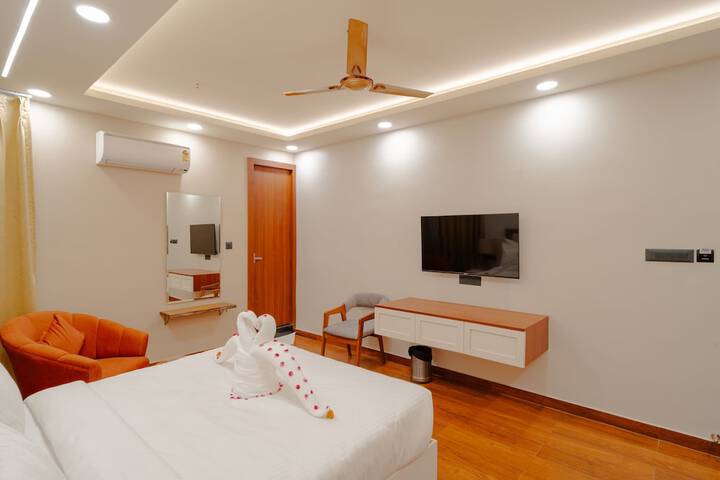 Room 13 of 35