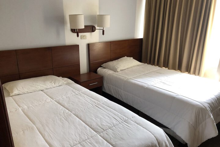 Room 15 of 102
